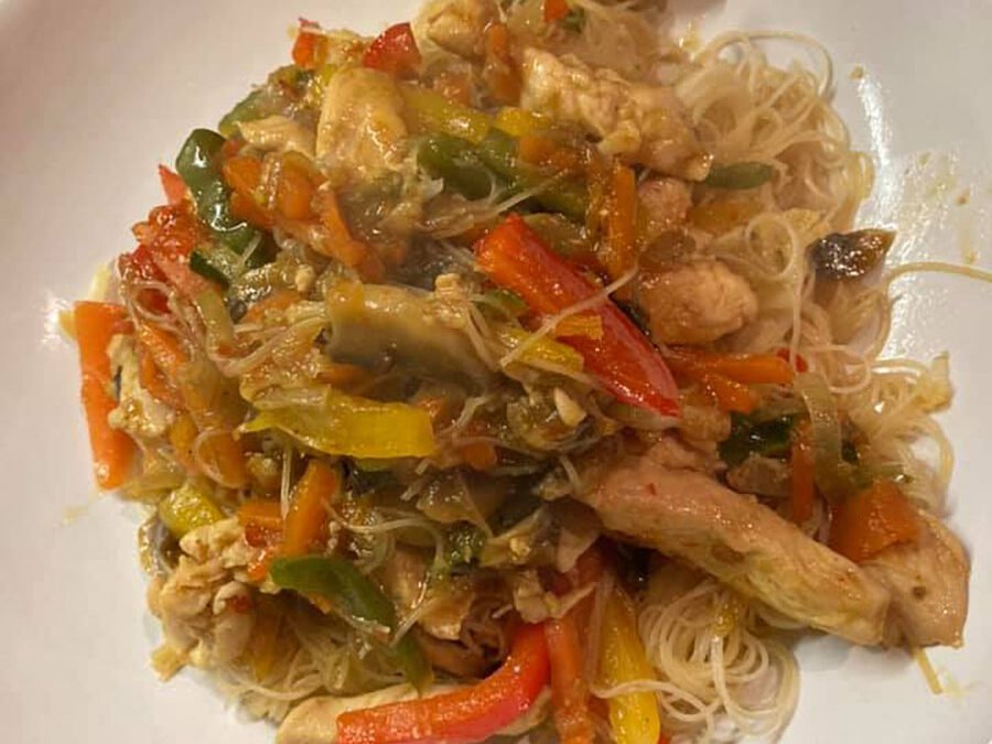 Fast Rice Noodles with Chicken Stir-fry